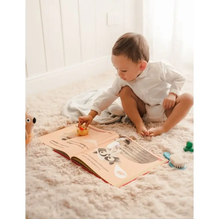 307759-petite-loutre-est-toute-sale-editions sassi junior-4.webp
