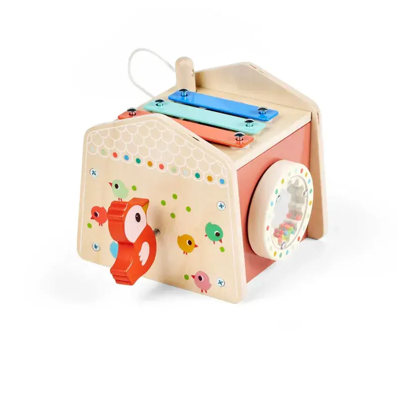 83743-jouet-d-eveil-sonore-maisonnette-ferme-lilliputiens.webp