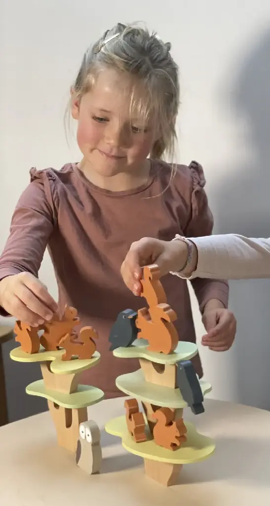 511168-Jeu d’équilibre Écureuils en bois – Egmont Toys-1.webp