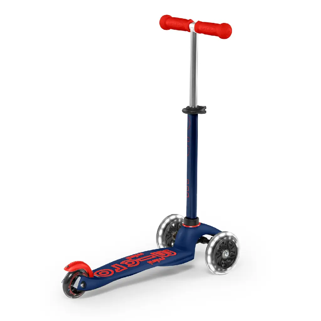 MMD118-trottinette-3-roues-mini-micro-deluxe-bleu-marine-led-2.webp